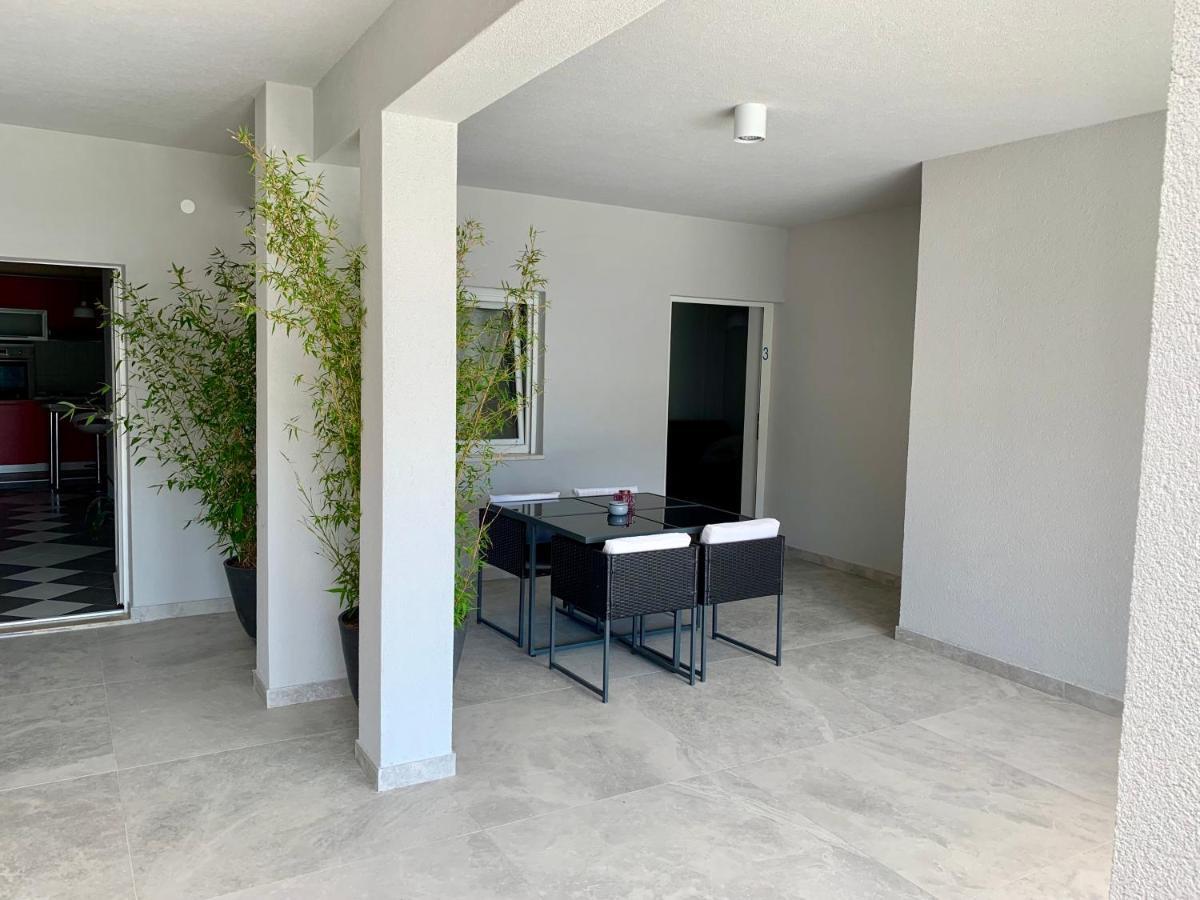 Deluxe Suites Mandic Omis Exterior photo