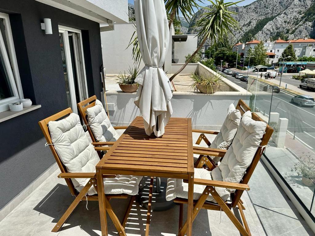 Deluxe Suites Mandic Omis Exterior photo